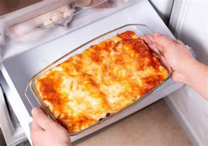 How long do you cook frozen lasagna in the microwave