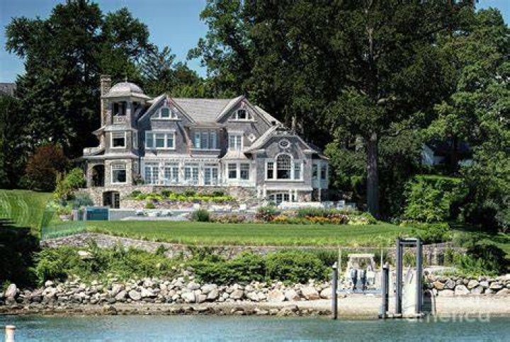 Sterling Point: Historic Landmark and Scenic Connecticut Waterfront Destination
